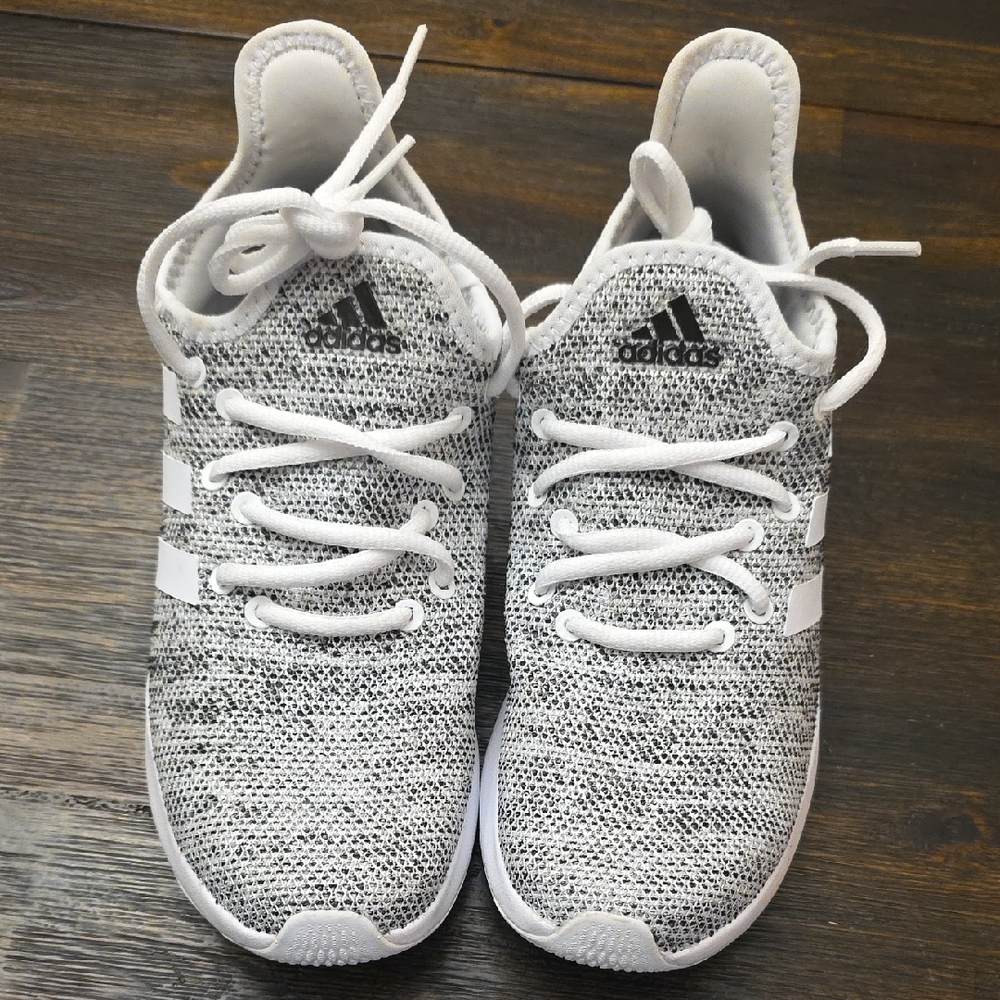 New-Adidas Woman-Black and White/grey Knit Sneakers